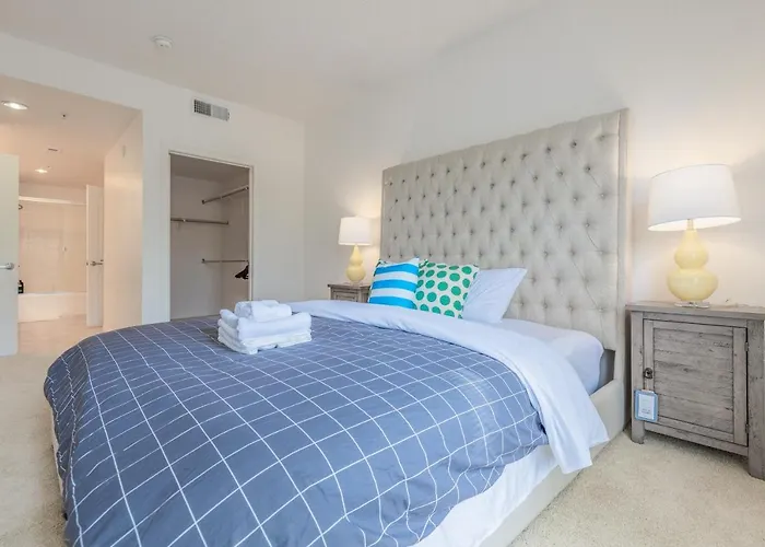 Luxury Irvine Spectrum 2 Bedrooms 2 Bathrooms Kitchen Pool Apartment