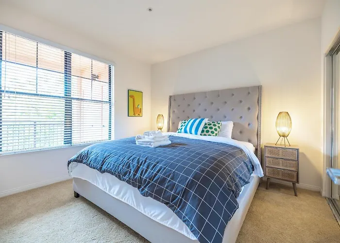 Luxury Irvine Spectrum 2 Bedrooms 2 Bathrooms Kitchen Pool Apartment