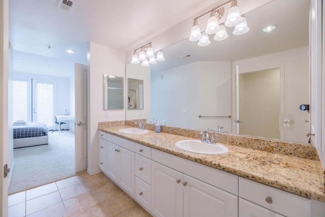 Luxury Spectrum 2 Bedrooms 2 Bathrooms Kitchen Pool Apartment